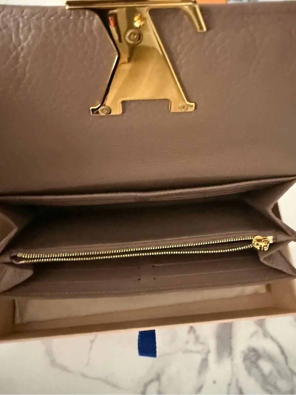 Louis Vuitton Portefeuille Capucines Long Wallet with Gold LV Emblem